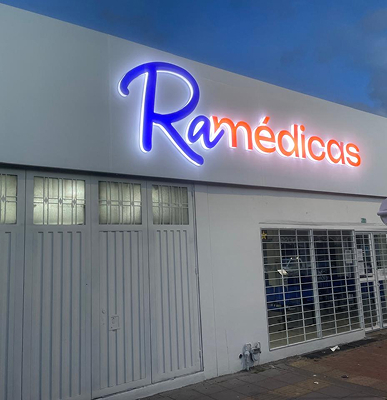 Avisos en acrílico - Creamos ideas